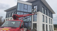 Glasreinigung mit Hebebühne